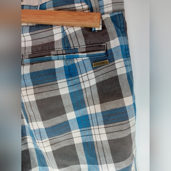 Freeworld Plaid Men's Shorts Size 27 - Picture 2 of 7